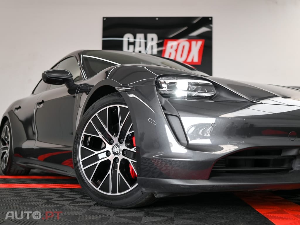 Porsche Taycan 4S