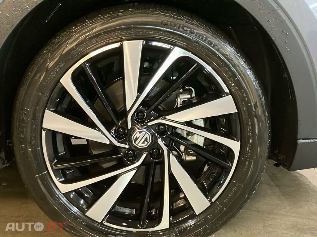 MG ZS 1.5 Hybrid+ Luxury