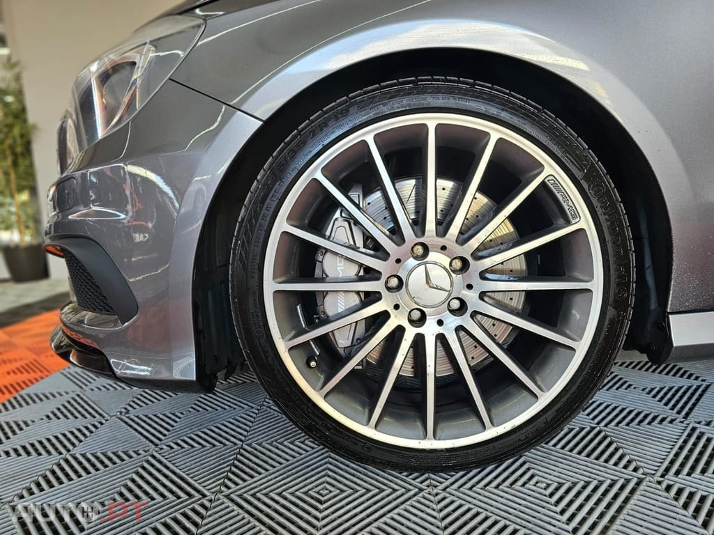 Mercedes-Benz A 45 AMG 4-Matic