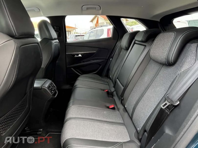 Peugeot 3008 1.5 BlueHDi Allure Pack