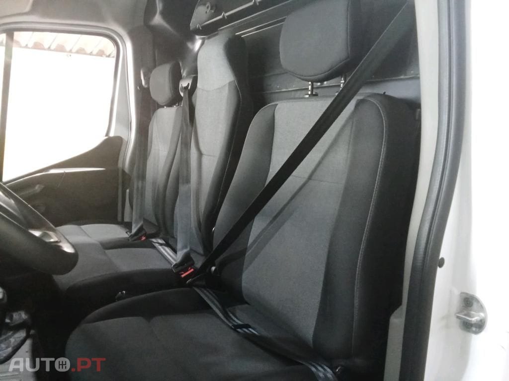 Renault Master MASTER III 2.3 dCi L2H2 3.5T