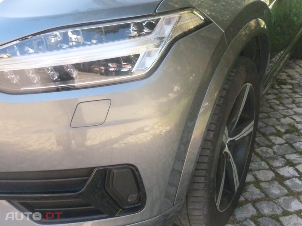 Volvo XC90 2.0 D4 R-Design Auto