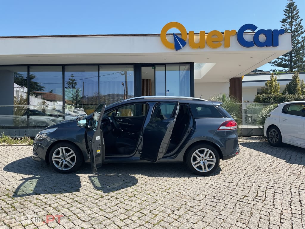 Renault Clio Outro
