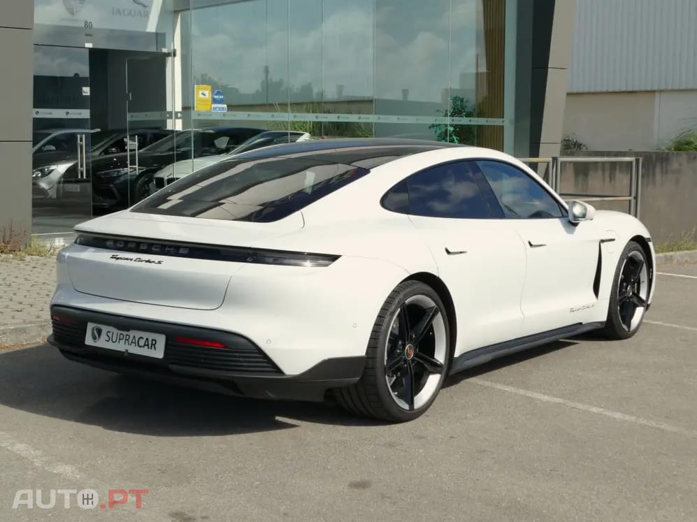 Porsche Taycan Turbo S — fotografia 4