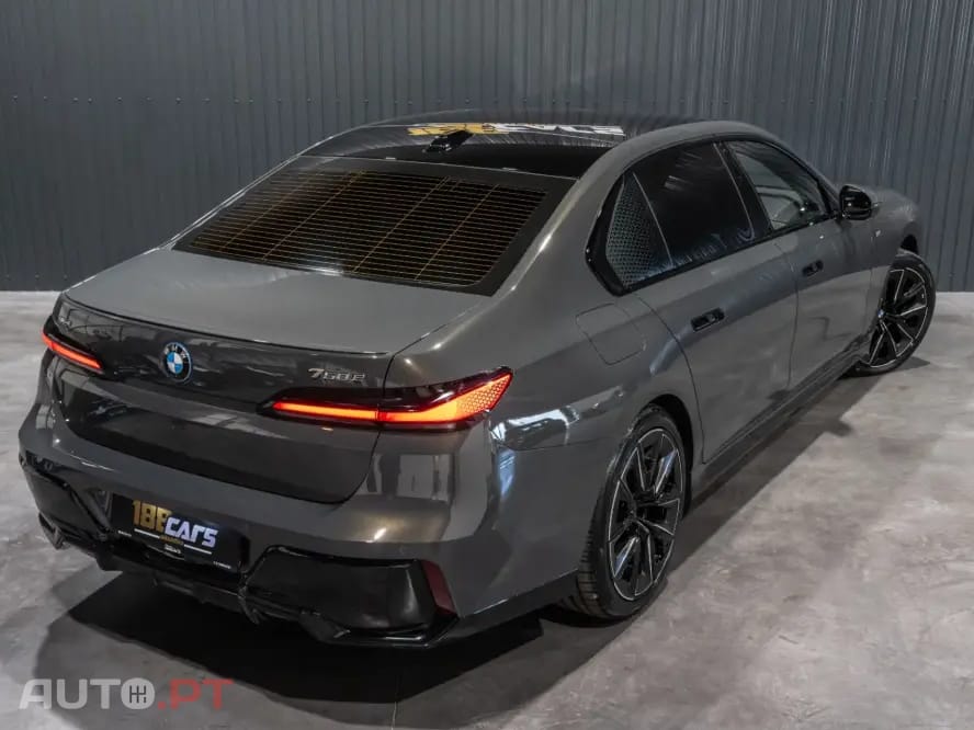 BMW 750 750e xDrive Pack Desportivo M