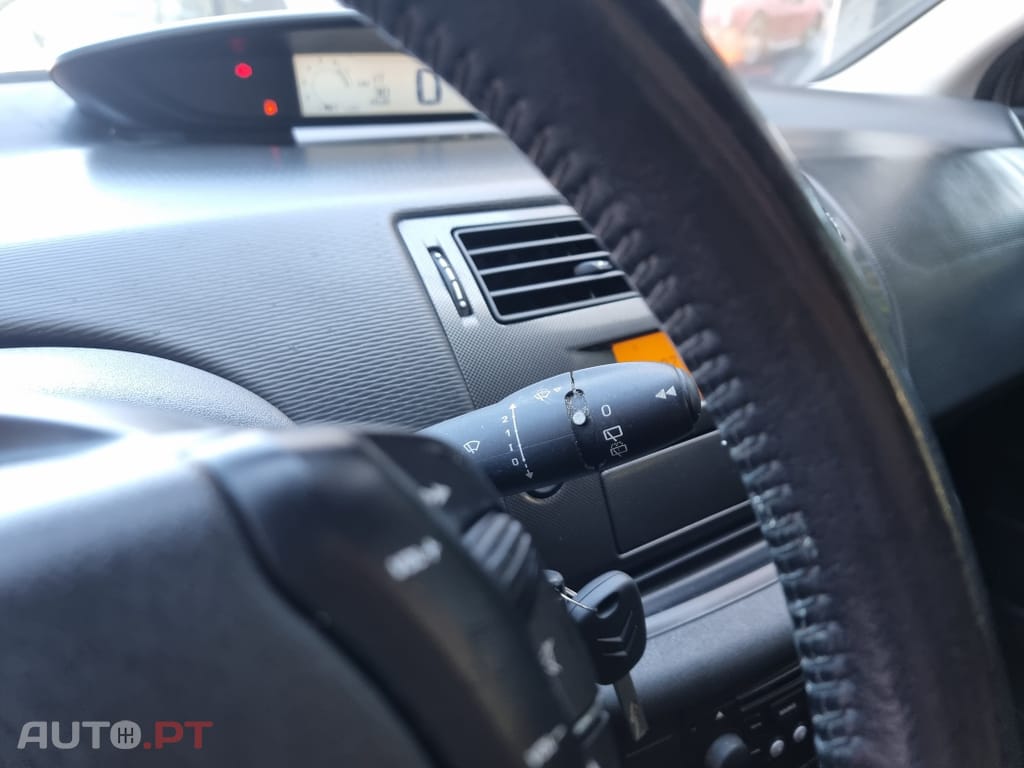 Citroen C4 1.4 16V SX