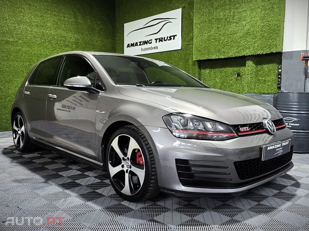 Volkswagen Golf GTI Performance BlueMotion DSG