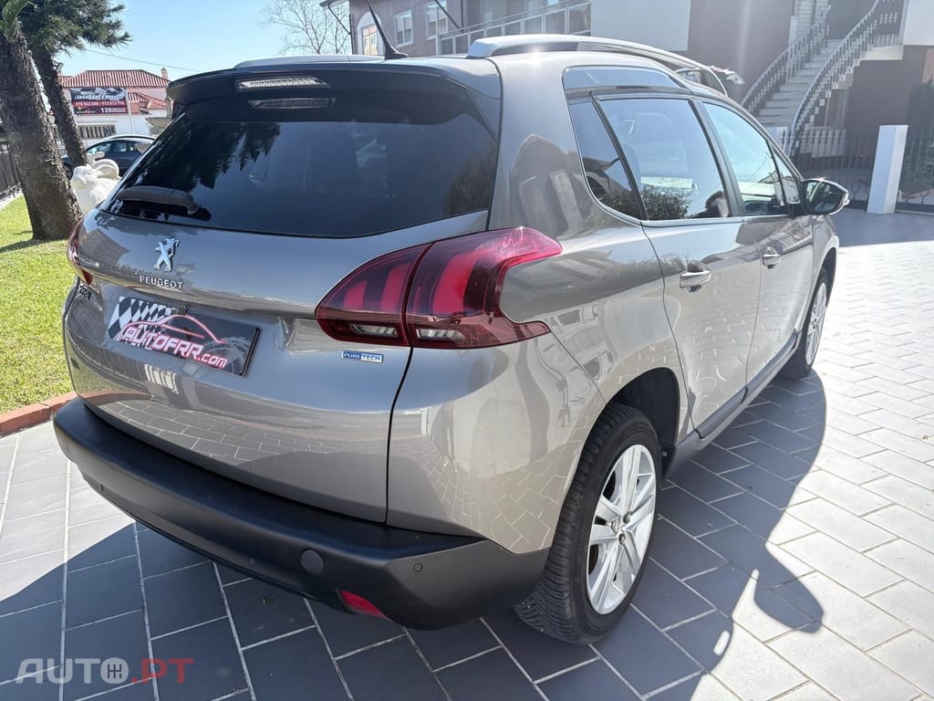 Peugeot 2008 1.2 PureTech Style