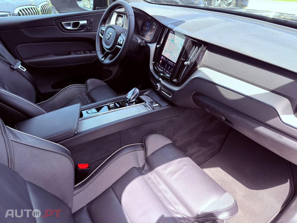 Volvo XC60 2.0 T6 PHEV Black Edition AWD