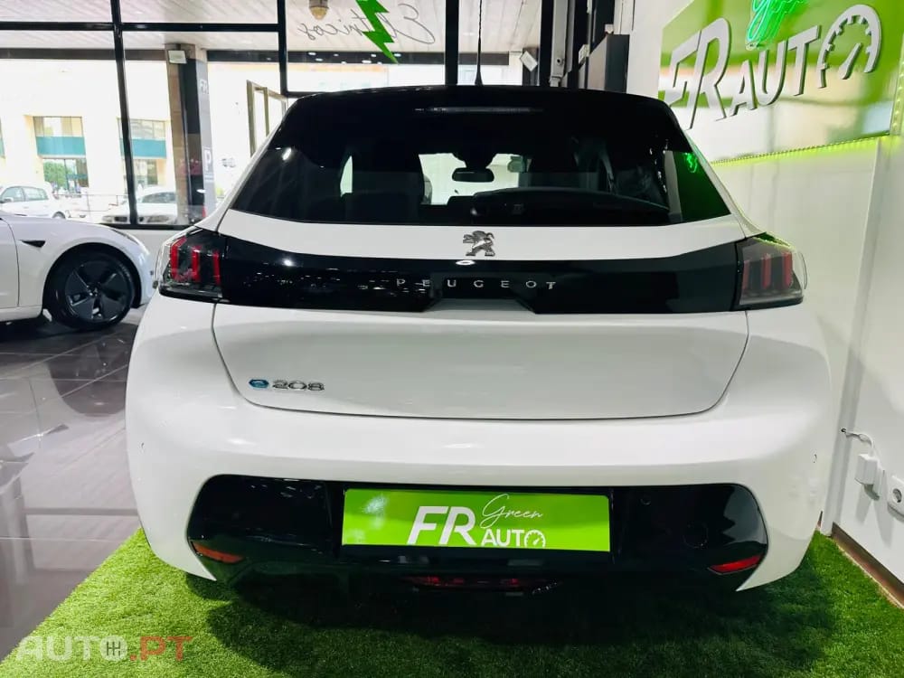 Peugeot E-208 50 kWh Style