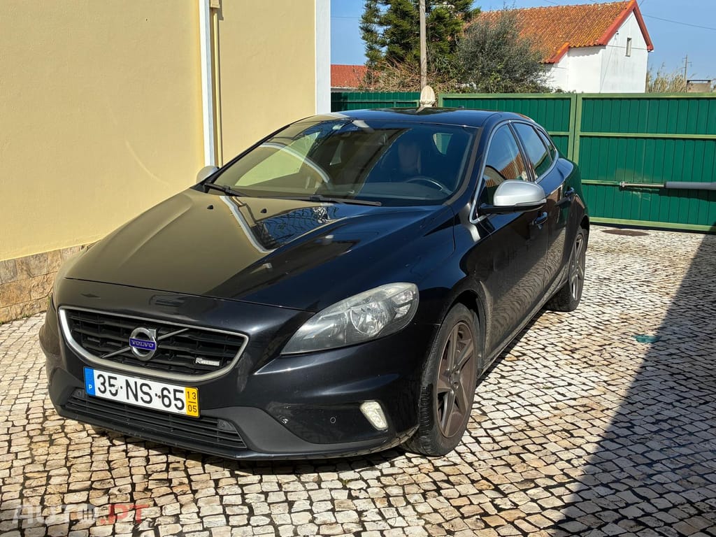 Volvo V40 1.6 D2 R-Design Momentum — fotografia 3