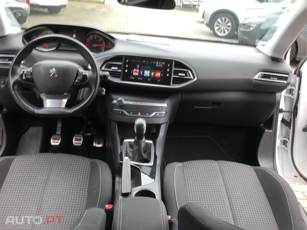 Peugeot 308 1.6 BlueHDi Active J17