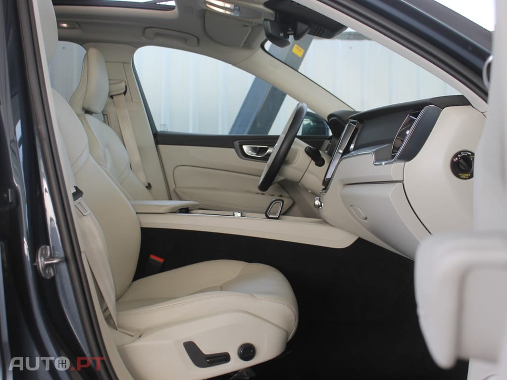 Volvo XC60 2.0 T6 PHEV Inscription Expression AWD