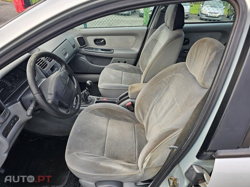 Renault Laguna 1.8 Expression