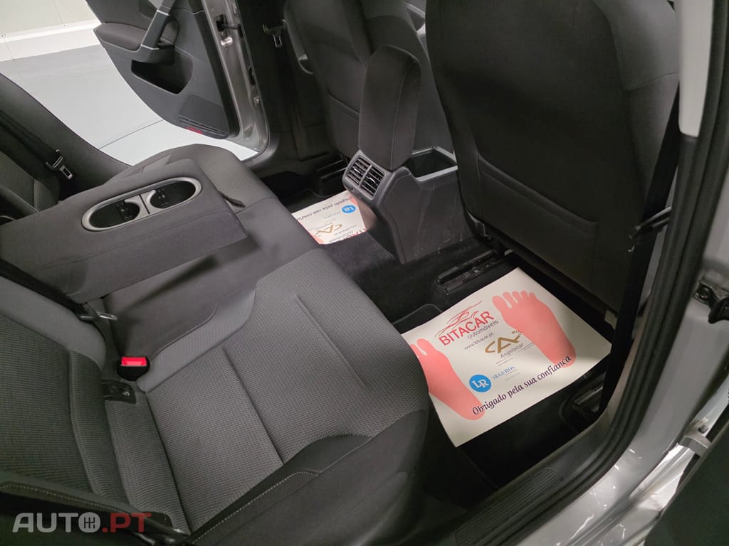 Volkswagen Golf 1.6 TDI Confortline