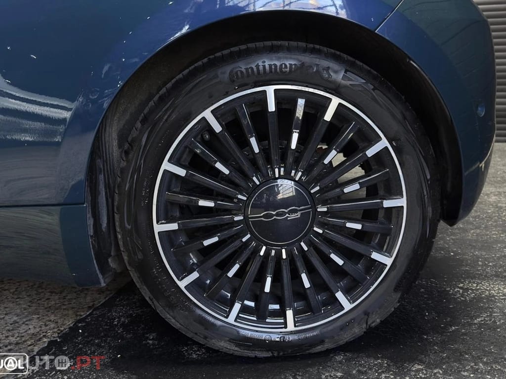Fiat 500e La Prima