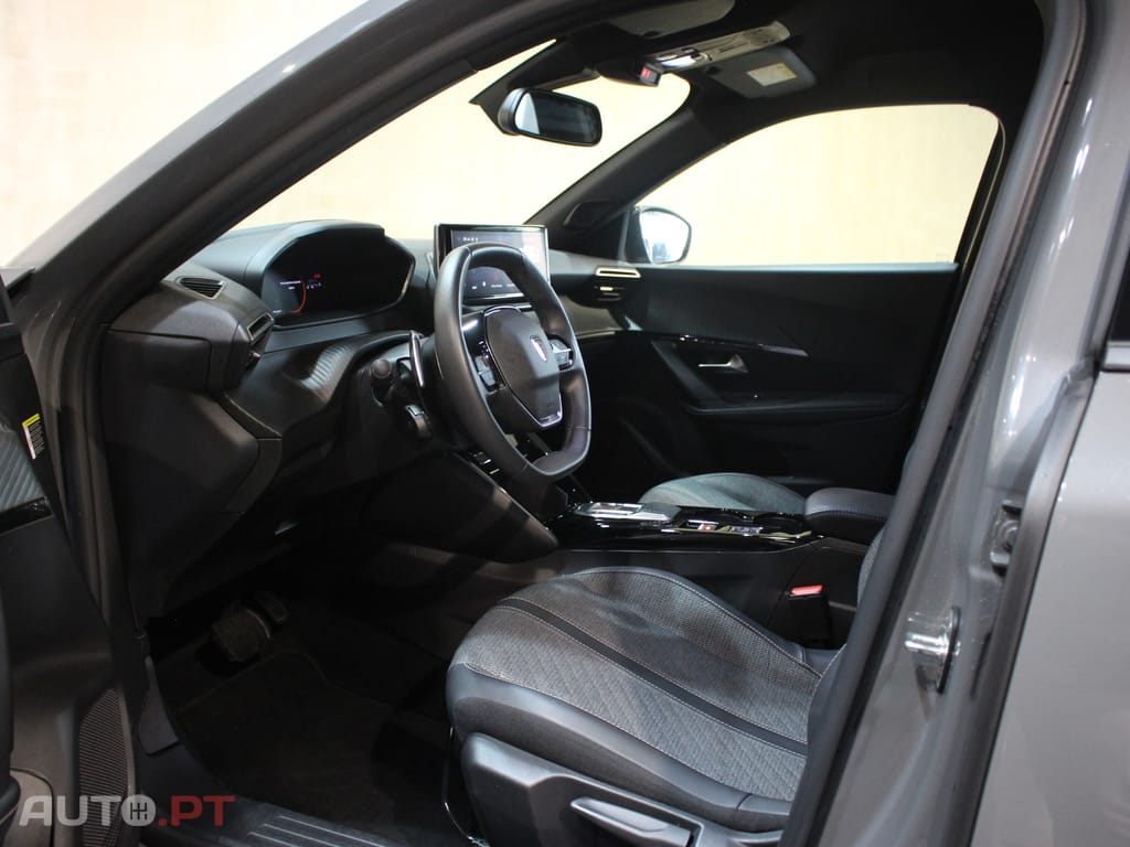 Peugeot 2008 1.2 PureTech Allure Pack EAT8