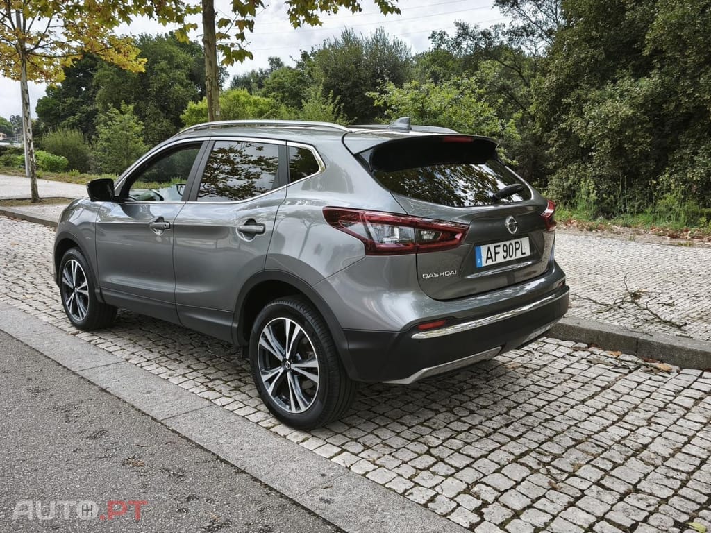 Nissan Qashqai 1.3 DIG-T N-Connecta J18 Led