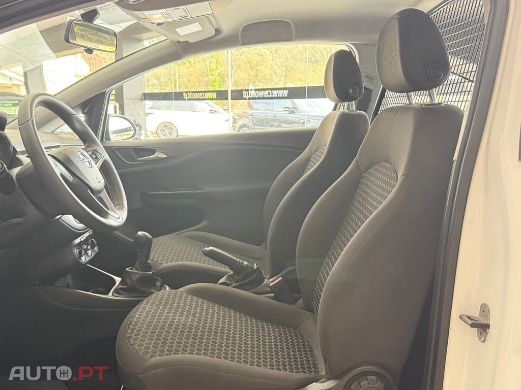 Opel Corsa Outro