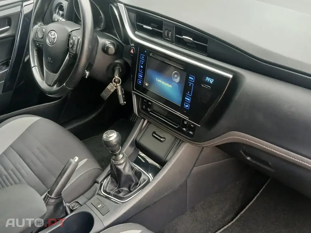 Toyota Auris Touring Sports 1.4 D-4D Exclusive+Navi