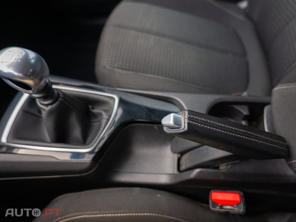 Peugeot 308 1.5 BlueHDi Business Line