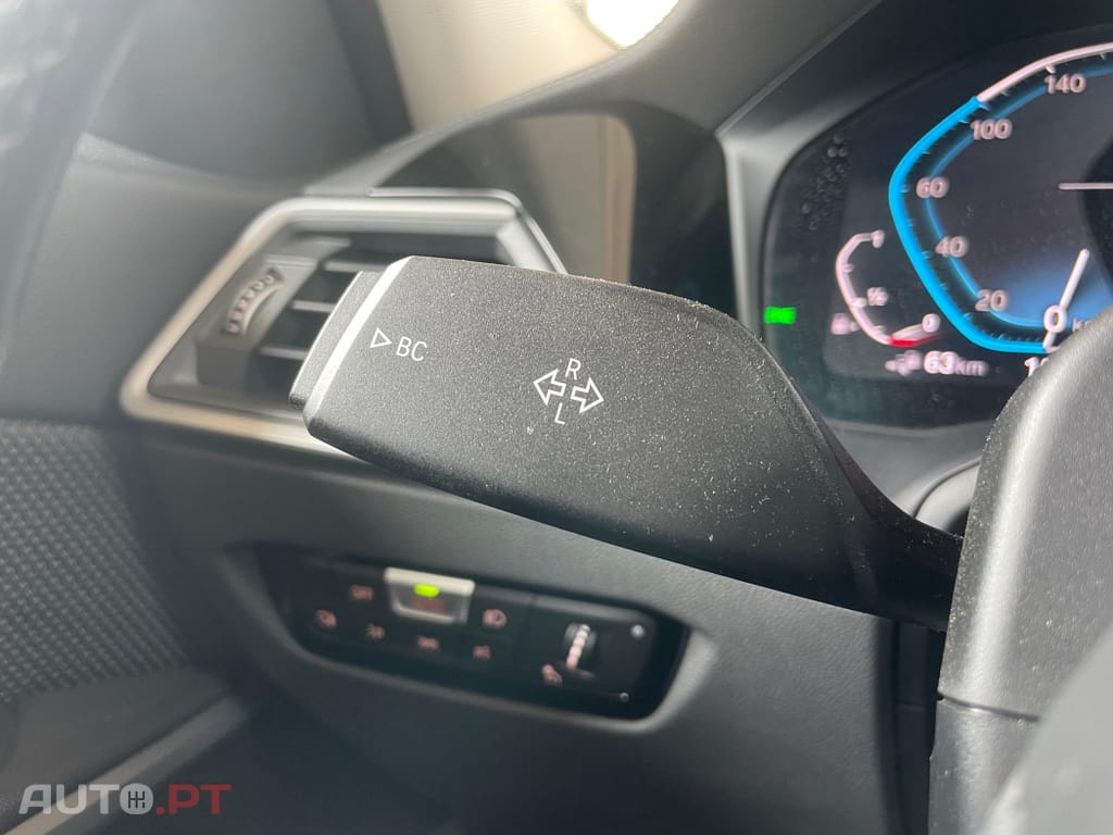 BMW 330 e iPerformance Advantage