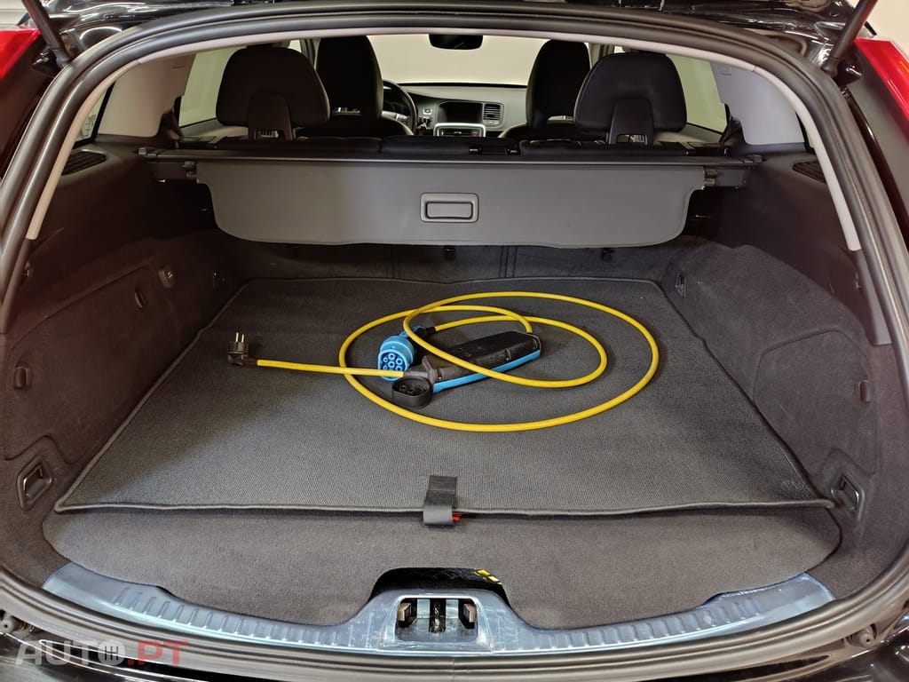 Volvo V60 2.4 D D6 Twin Engine Hibrid plug-in
