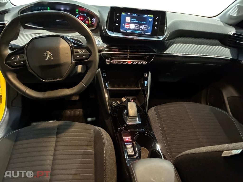 Peugeot E-208 50 kWh Style