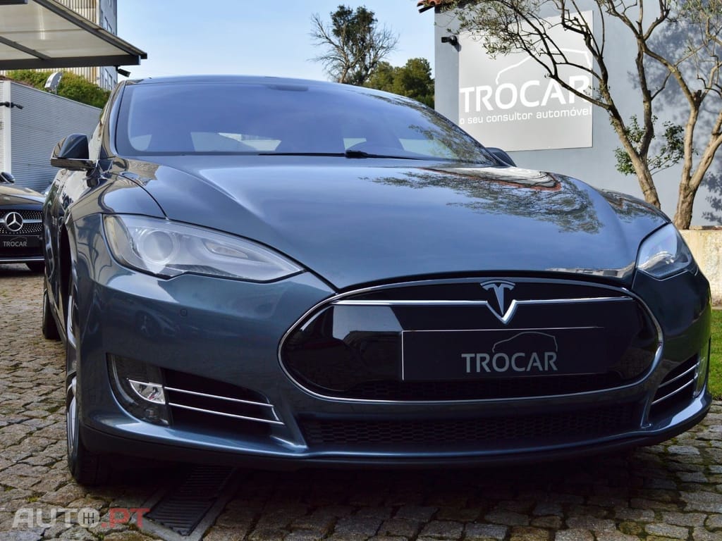 Tesla Model S 85 Perfomance
