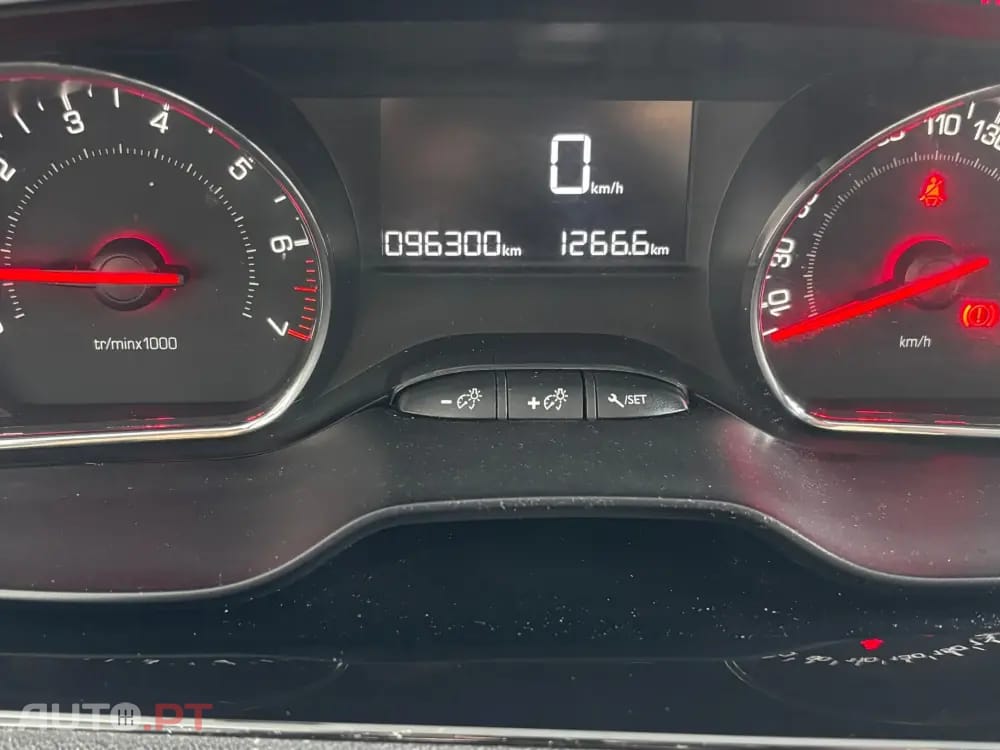 Peugeot 208 1.2 VTi Access