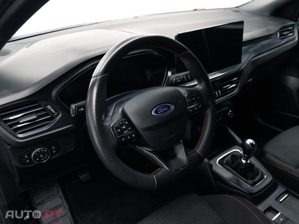 Ford Focus 1.0 EcoBoost MHEV ST-Line