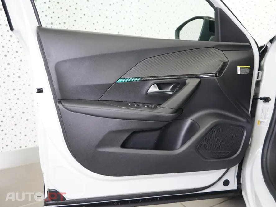 Peugeot 2008 1.2 PureTech Allure Pack EAT8