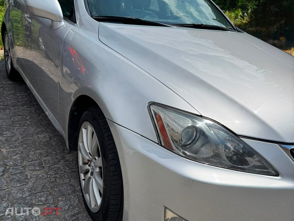 Lexus IS 220 BASE