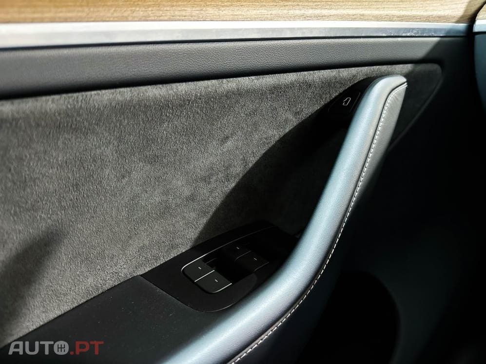 Tesla Model Y Long Range RWD