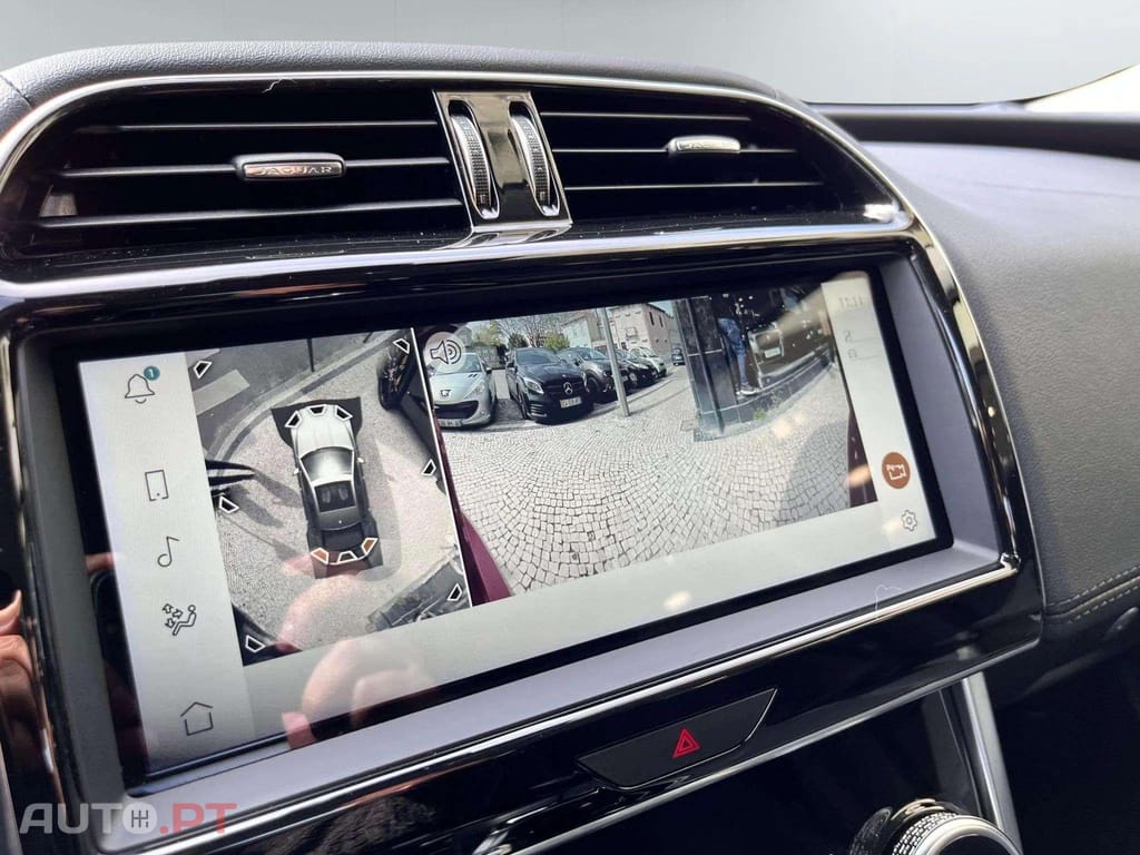 Jaguar XE 200d R Dynamic RED 