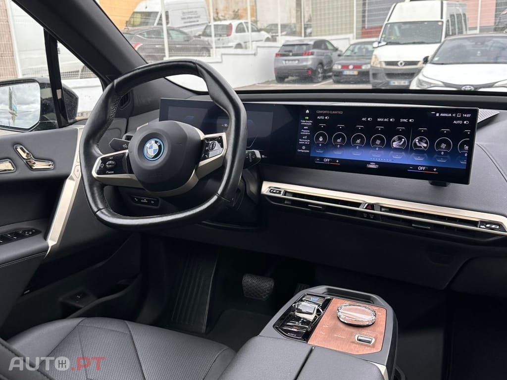 BMW iX xDrive40