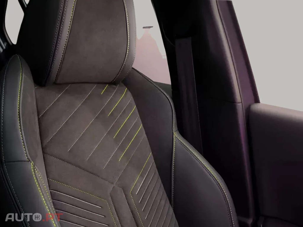 Peugeot E-2008 50 kWh Style