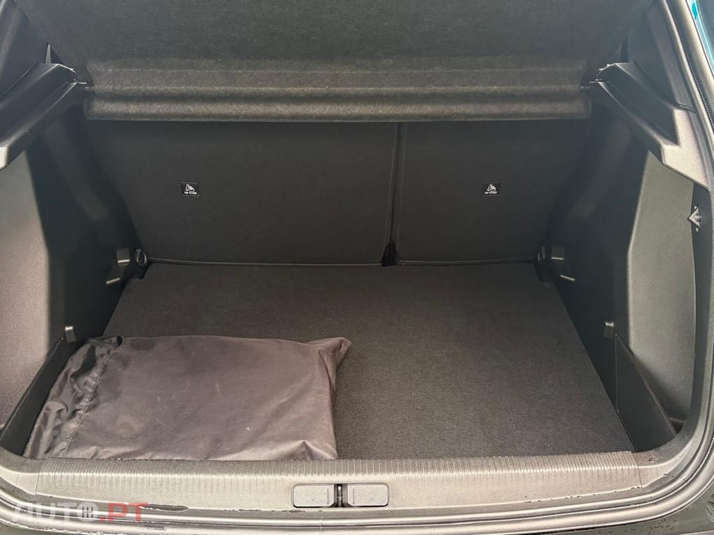 Peugeot E-2008 Allure 54kWH