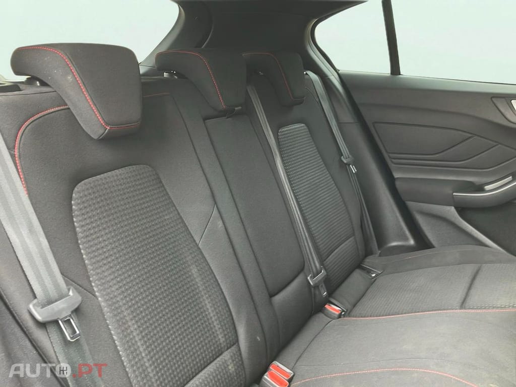 Ford Focus 1.0 EcoBoost MHEV ST-Line