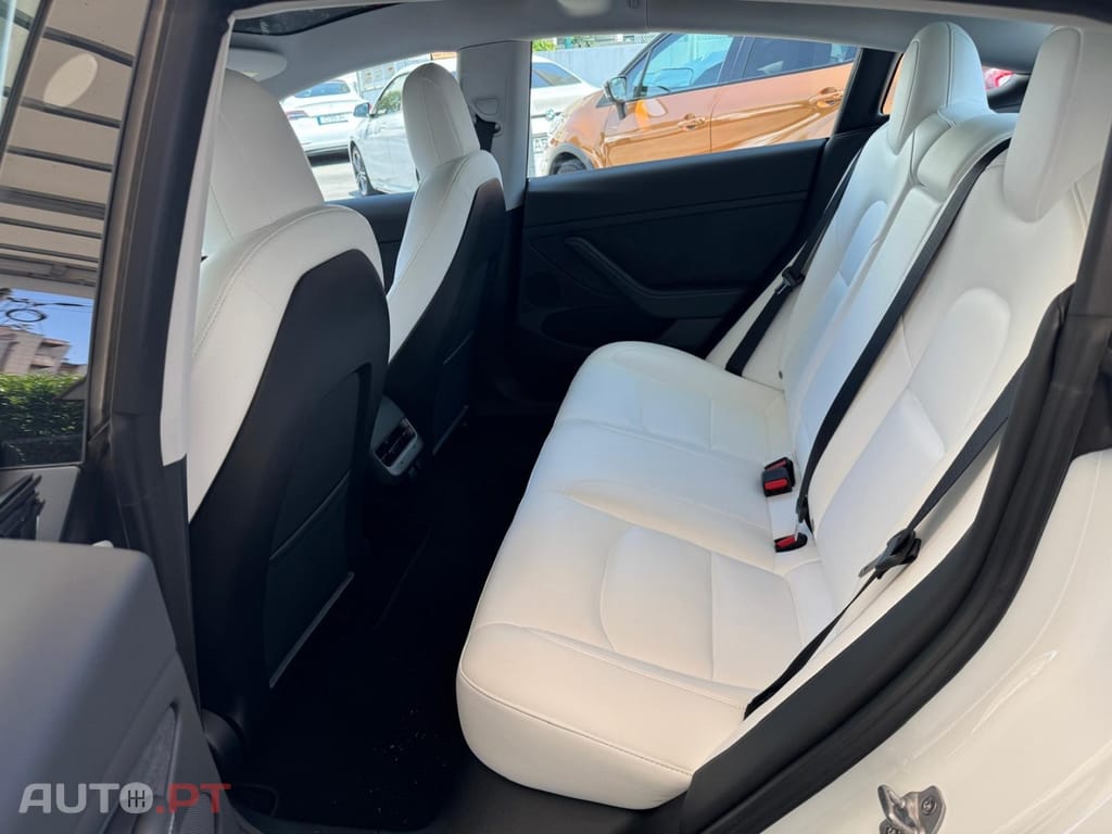 Tesla Model 3 Standard Range Plus RWD