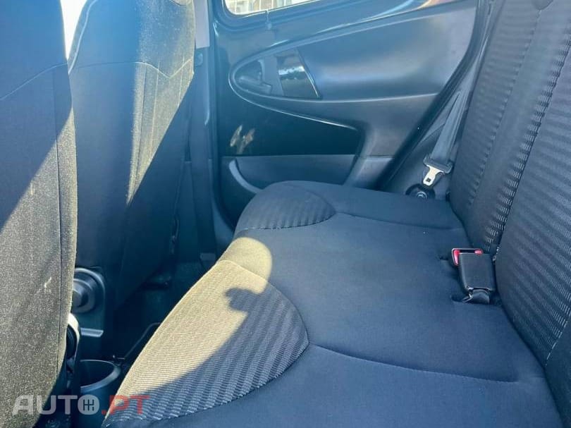 Peugeot 107 1.0 SE Envy 2-Tronic