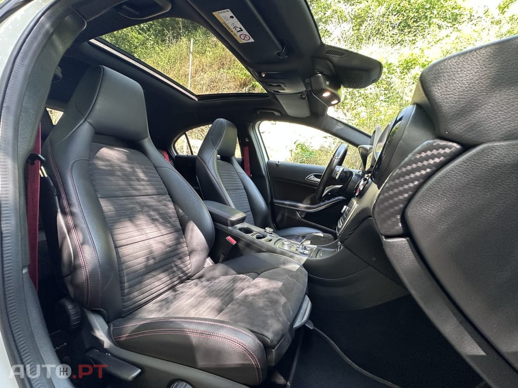 Mercedes-Benz A 45 AMG 4Matic Speedshift 7G-DCT