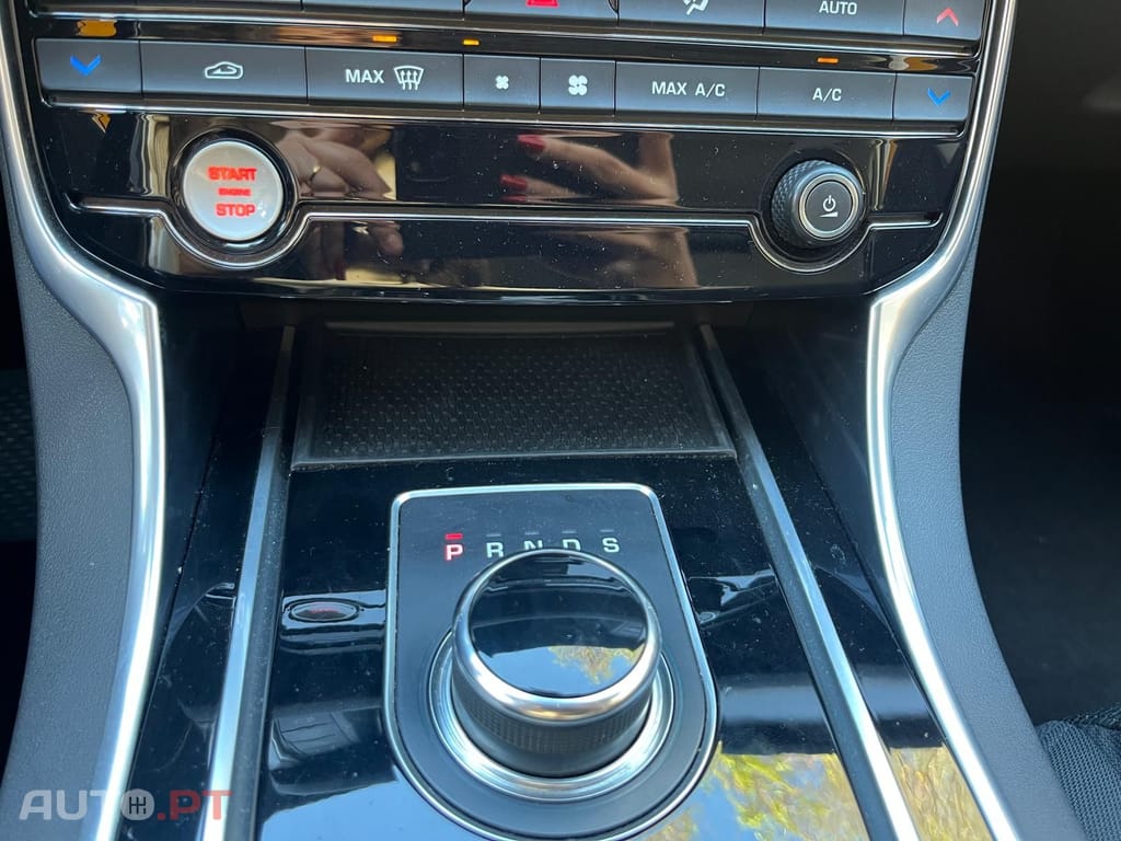 Jaguar XF 2.0d PRESTIGE