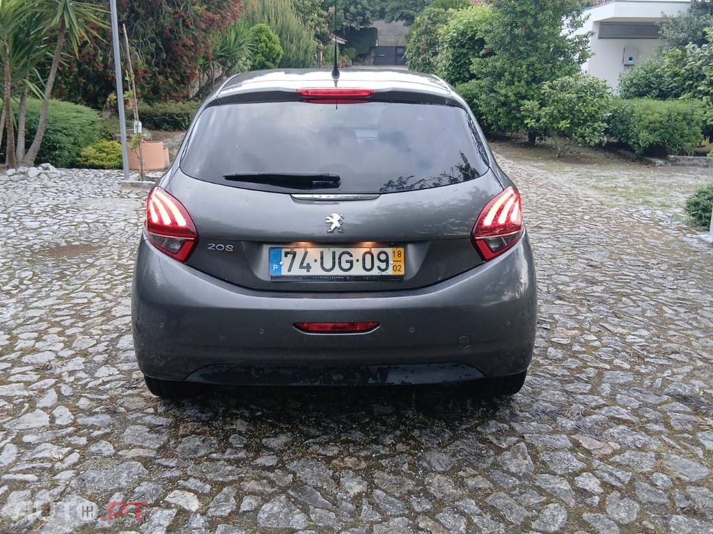 Peugeot 208 CCBHW6