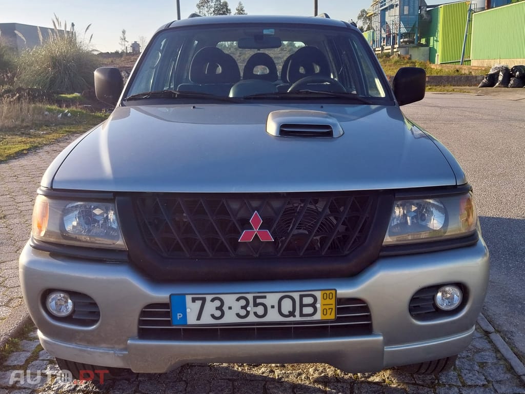 Mitsubishi Pajero Sport 2.5 TD GLS