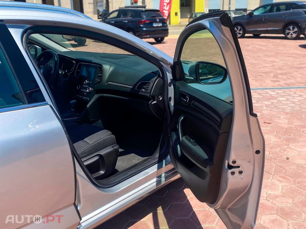 Renault Mégane Sport Tourer 1.5 Blue dCi Intens EDC
