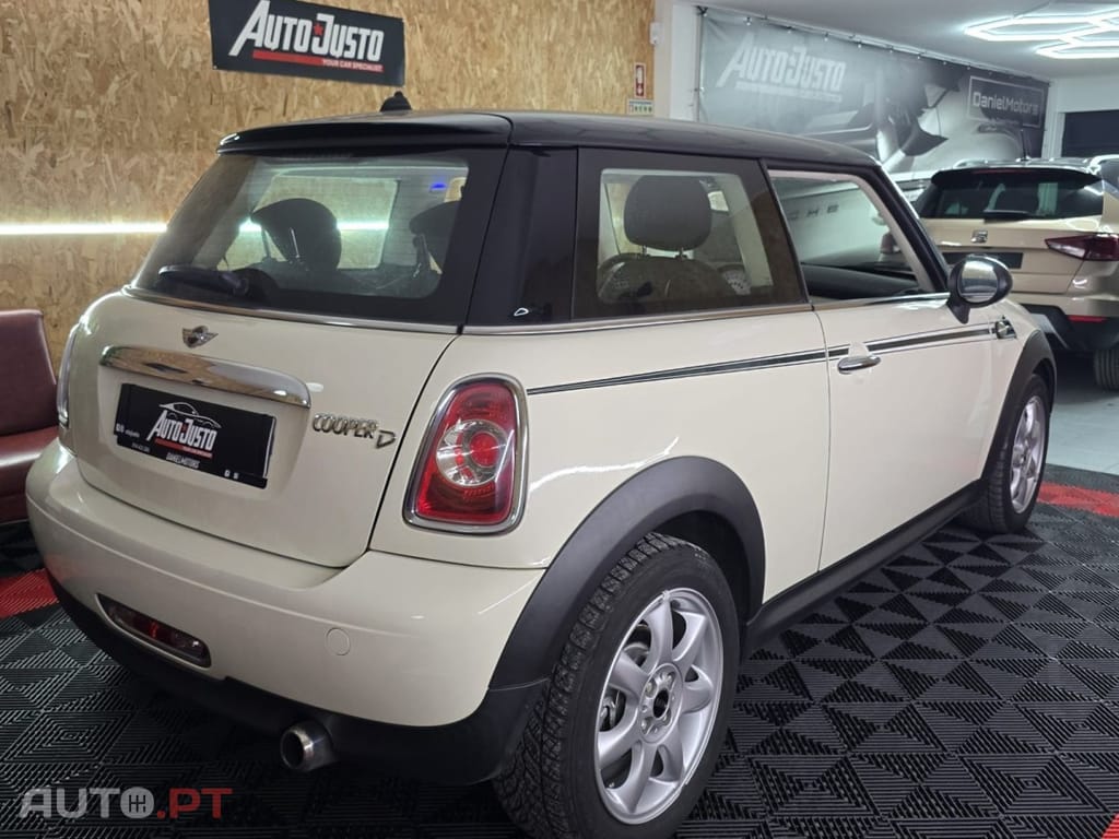MINI Cooper Cooper D