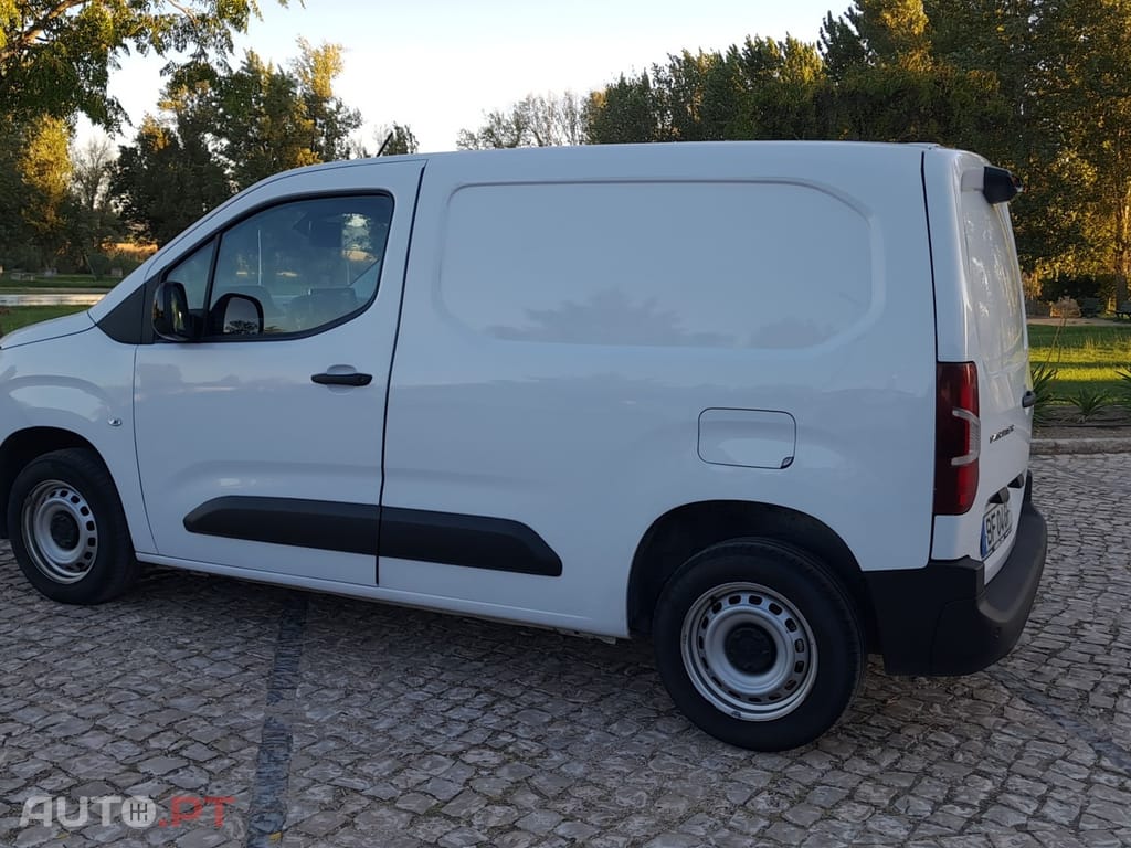 Peugeot Partner 1.5 BlueHDi Premium Standard