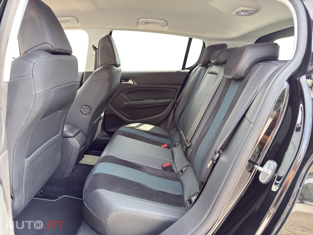 Peugeot 308 PureTech 130 GPF EAT8 Stop & Start Tech Edition