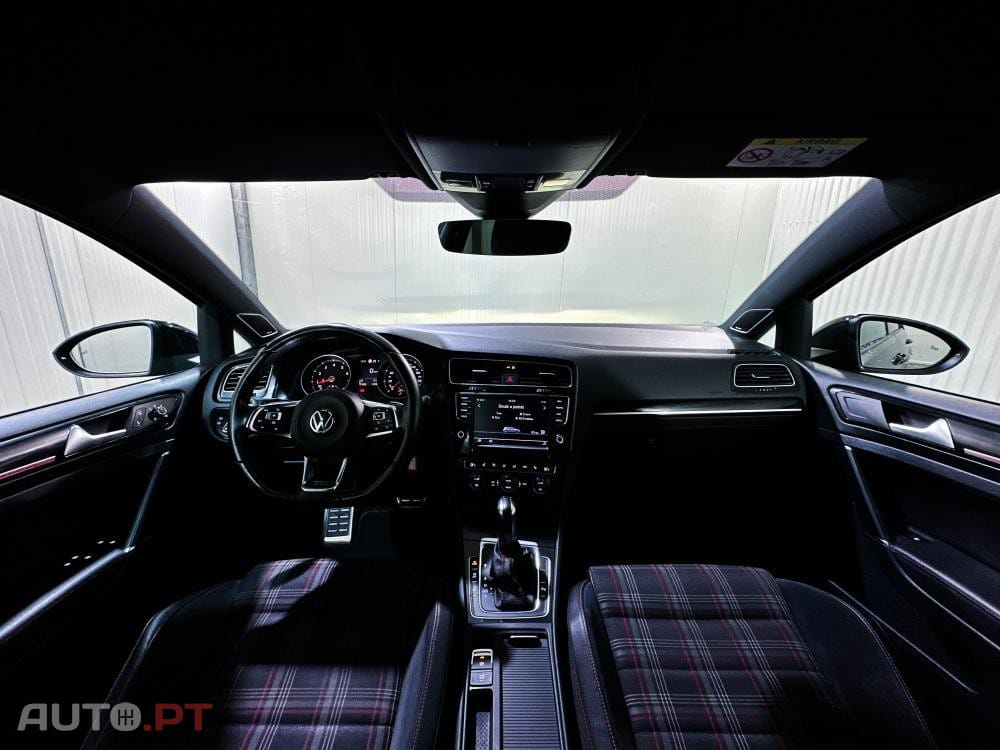 Volkswagen Golf GTi DSG